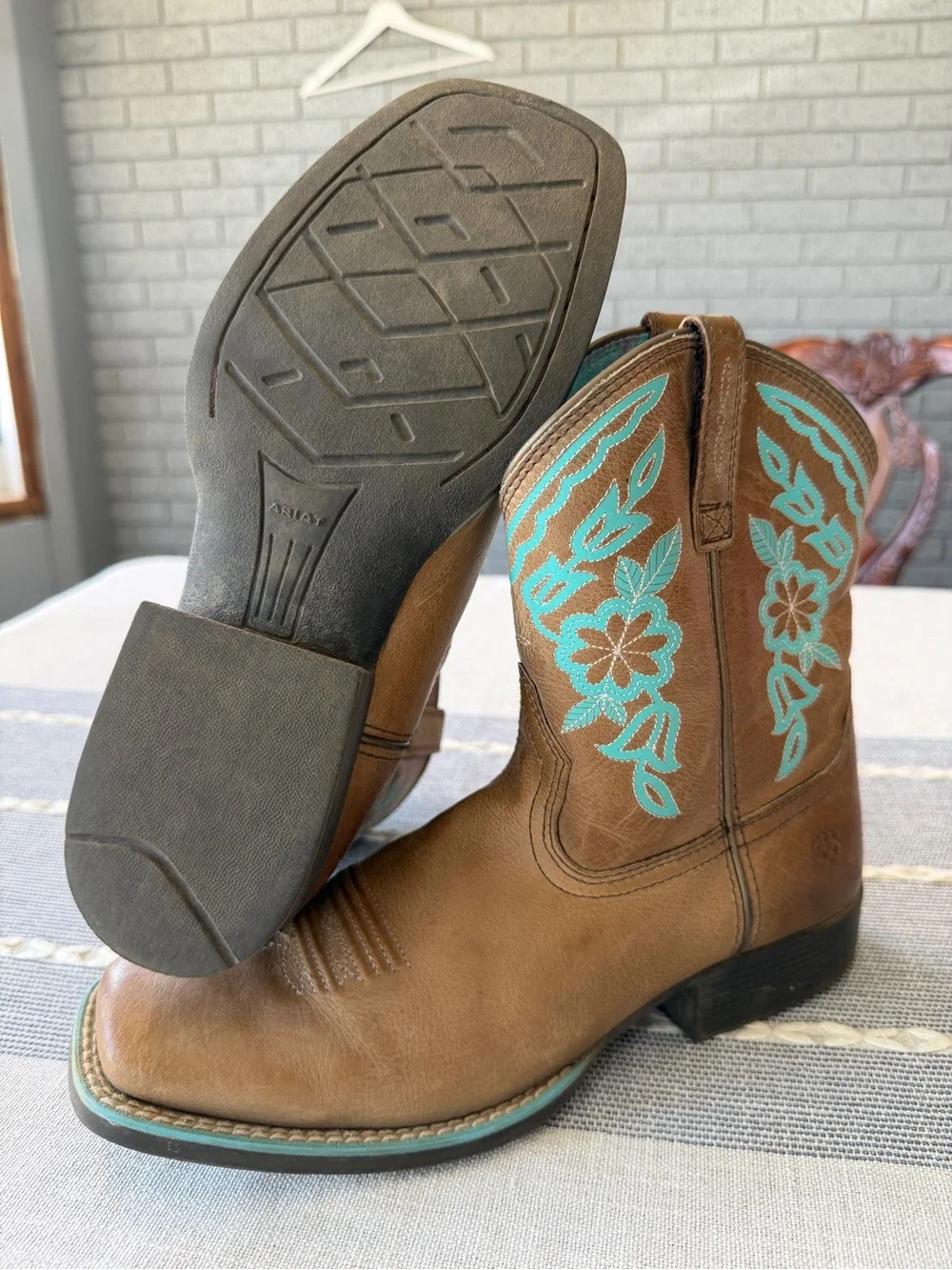 Ariat Western Boots with Turquoise Floral Embroidery Square Toe Girls Size 6